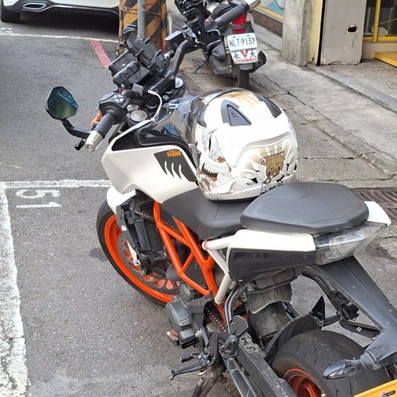 user_2297109861