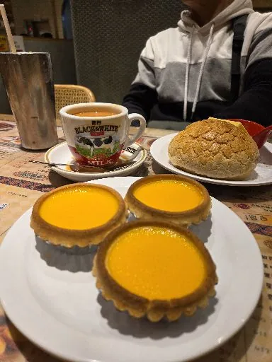 user_1085082703